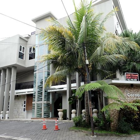 De'Corner Guest House Malang Eksteriør billede